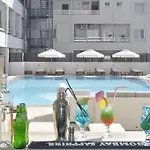 Sun Hall מלון 4*