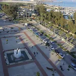 Sun Hall מלון