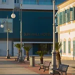 מלון Sun Hall לרנקה