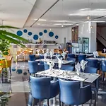 Sun Hall מלון 4*
