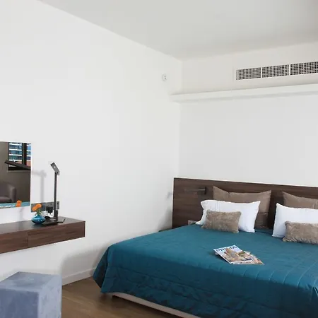 Sun Hall Hotel 4*