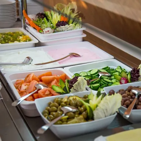 Sun Hall Hotel Larnaca