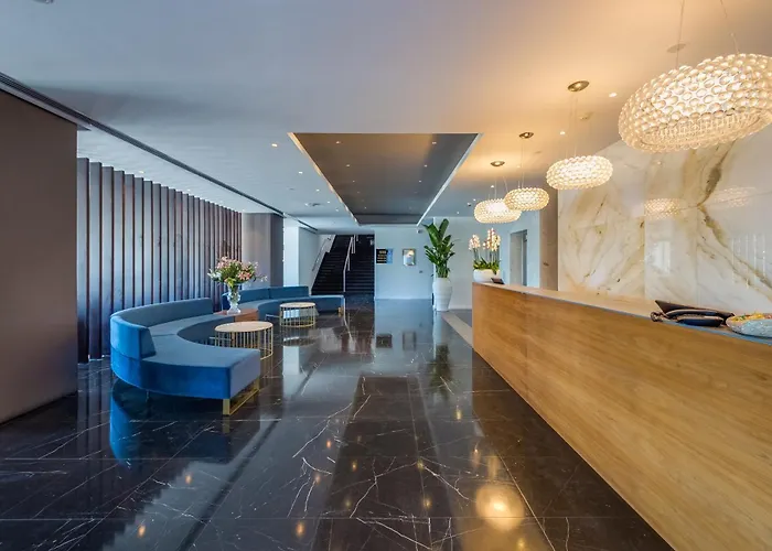 サン ホール ラルナカ