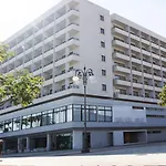 サン ホール