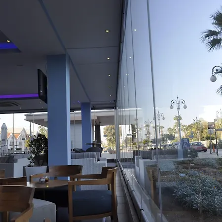 サン ホール ホテル 4*