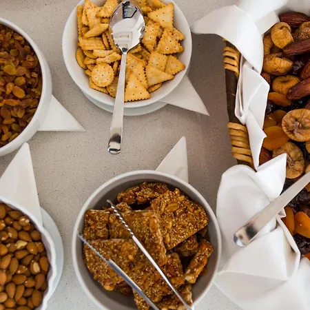 سن هال 4* لارنكا