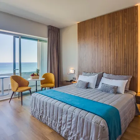 سن هال 4* لارنكا