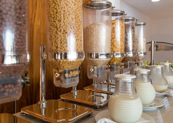 선 홀 라르나카